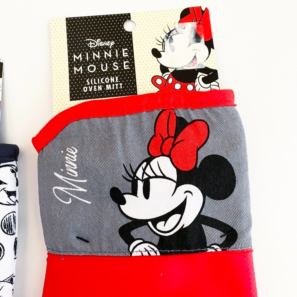 Disney Mickey Mouse Minnie Mouse Silicone Oven Mitts - Picture 3 of 8